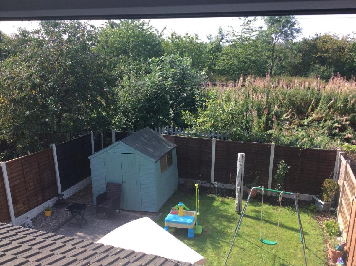 Bushbury Stunning Homestay In Wolverhampton מראה חיצוני תמונה