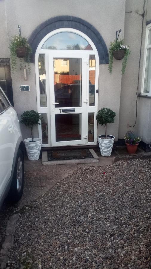Bushbury Stunning Homestay In Wolverhampton מראה חיצוני תמונה