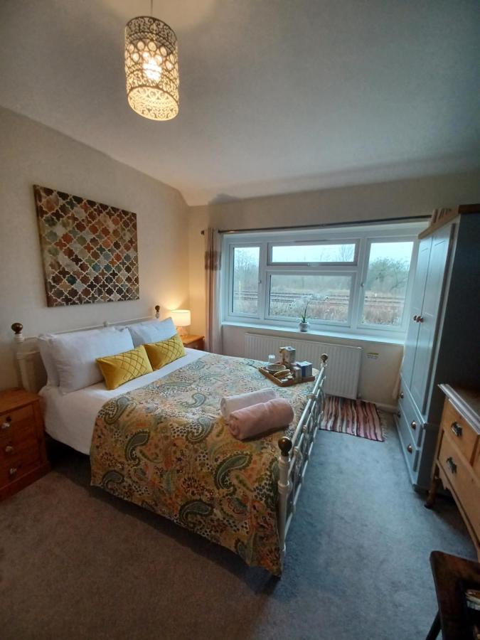Bushbury Stunning Homestay In Wolverhampton מראה חיצוני תמונה