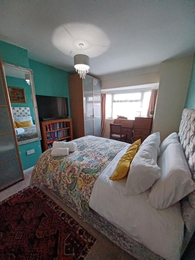 Bushbury Stunning Homestay In Wolverhampton מראה חיצוני תמונה